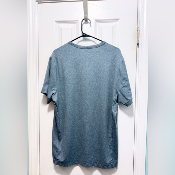 UNTUCKit Men's Blue Performance Tee Shirt Size Large - Picture 5 of 5